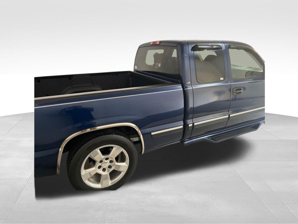 Used 2000 Dk. Chevrolet LS image 5