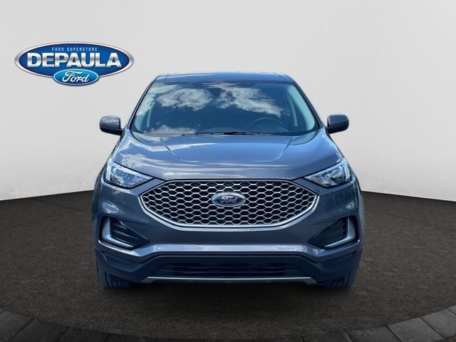 Used 2024 Gray Metallic Ford SEL image 10