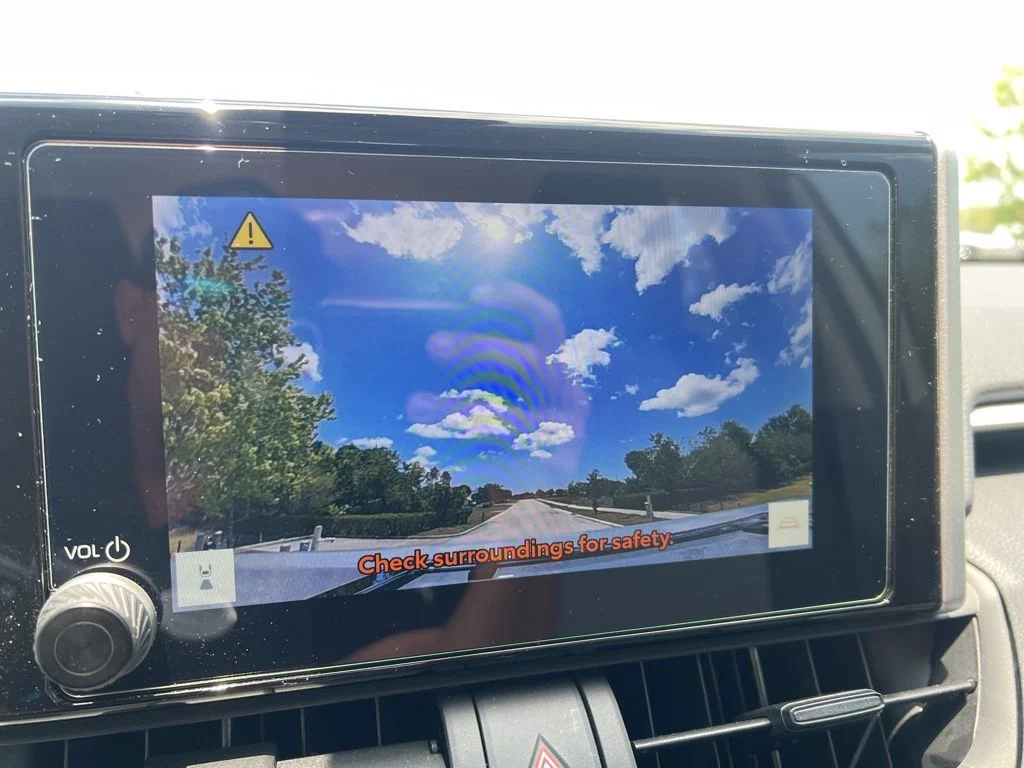 Used 2025  Toyota XLE image 33