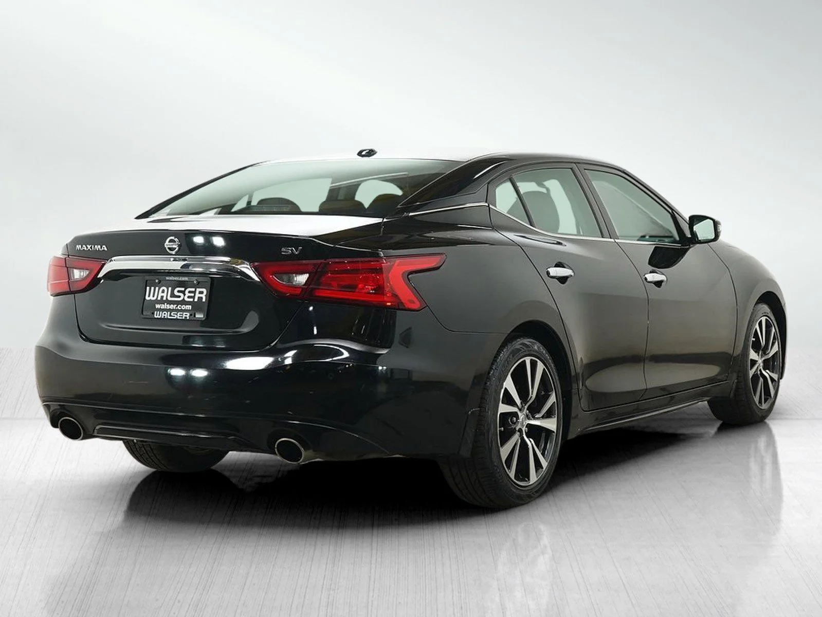 Used 2017 Super Black Nissan 3.5 SV image 5