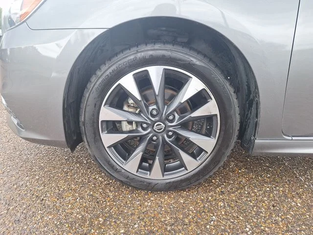 Used 2019 Gray Nissan SR image 15