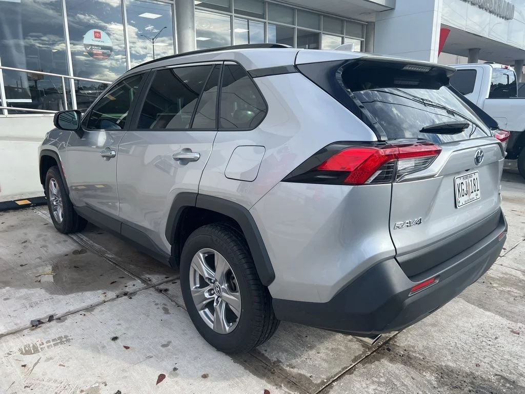 Used 2023 Silver Toyota LE image 5