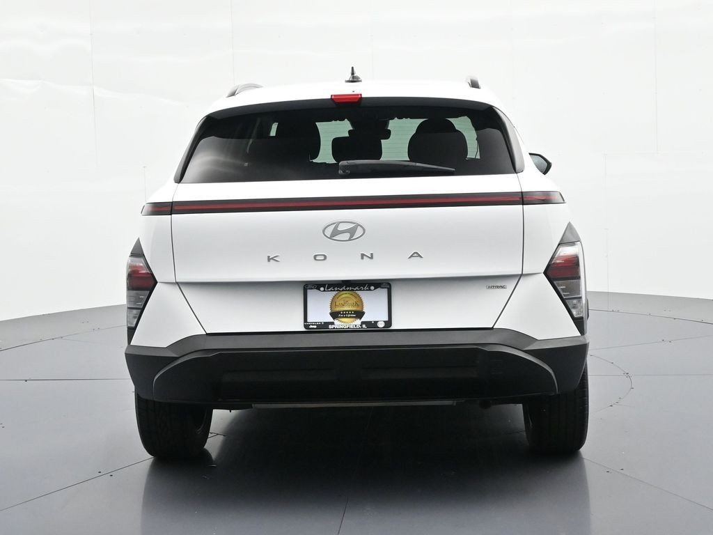 Used 2025 White Hyundai SEL AWD image 7