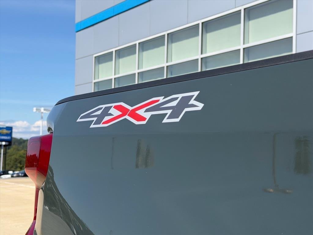 Used 2026  CHEVROLET RST image 13