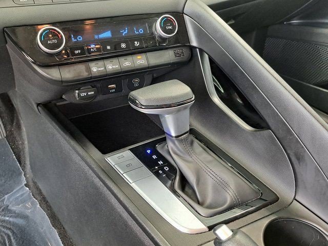 Used 2024 Red Hyundai SEL image 18