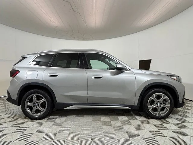 Used 2024 Space Silver Metallic BMW xDrive28i image 8