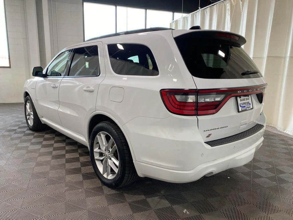 Used 2025 White Knuckle Clearcoat Dodge R/T Plus image 9