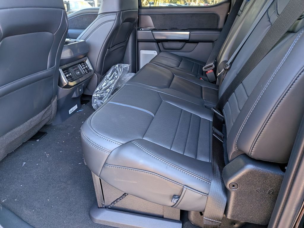 2026 Ford F-250 Super Duty Platinum - Photo 33