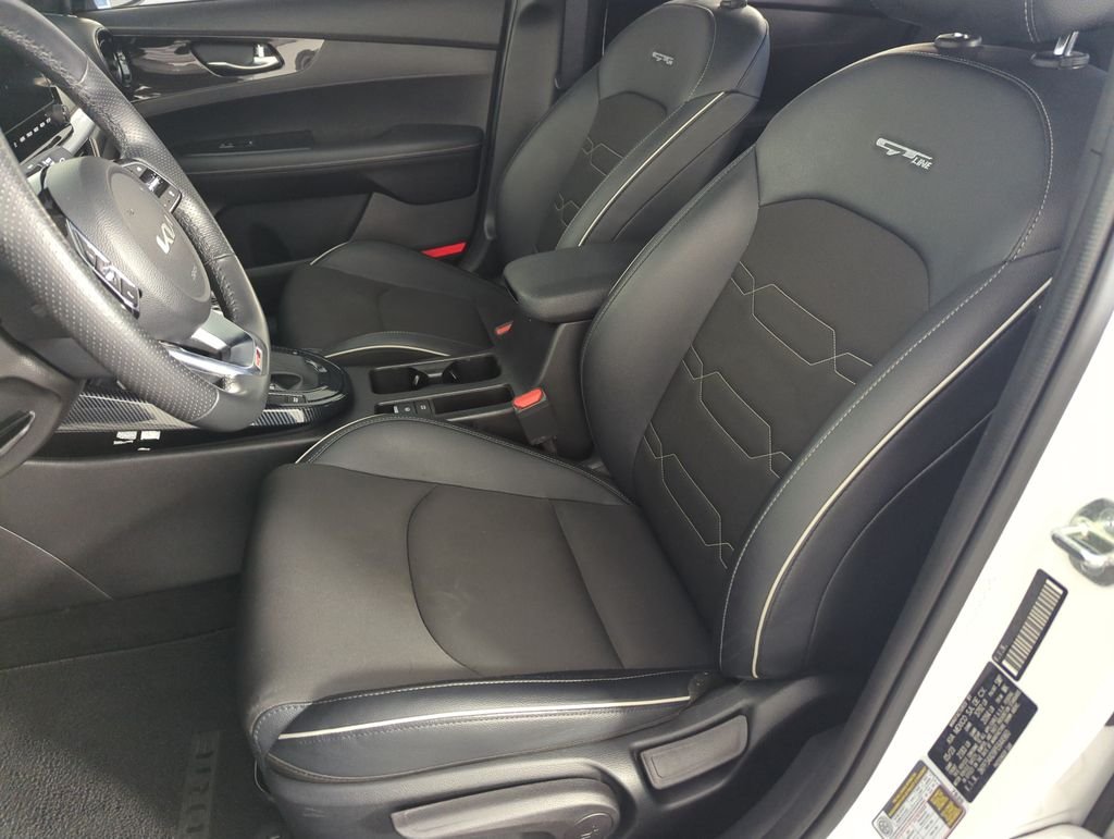 Used 2023 White Kia GT-Line image 12