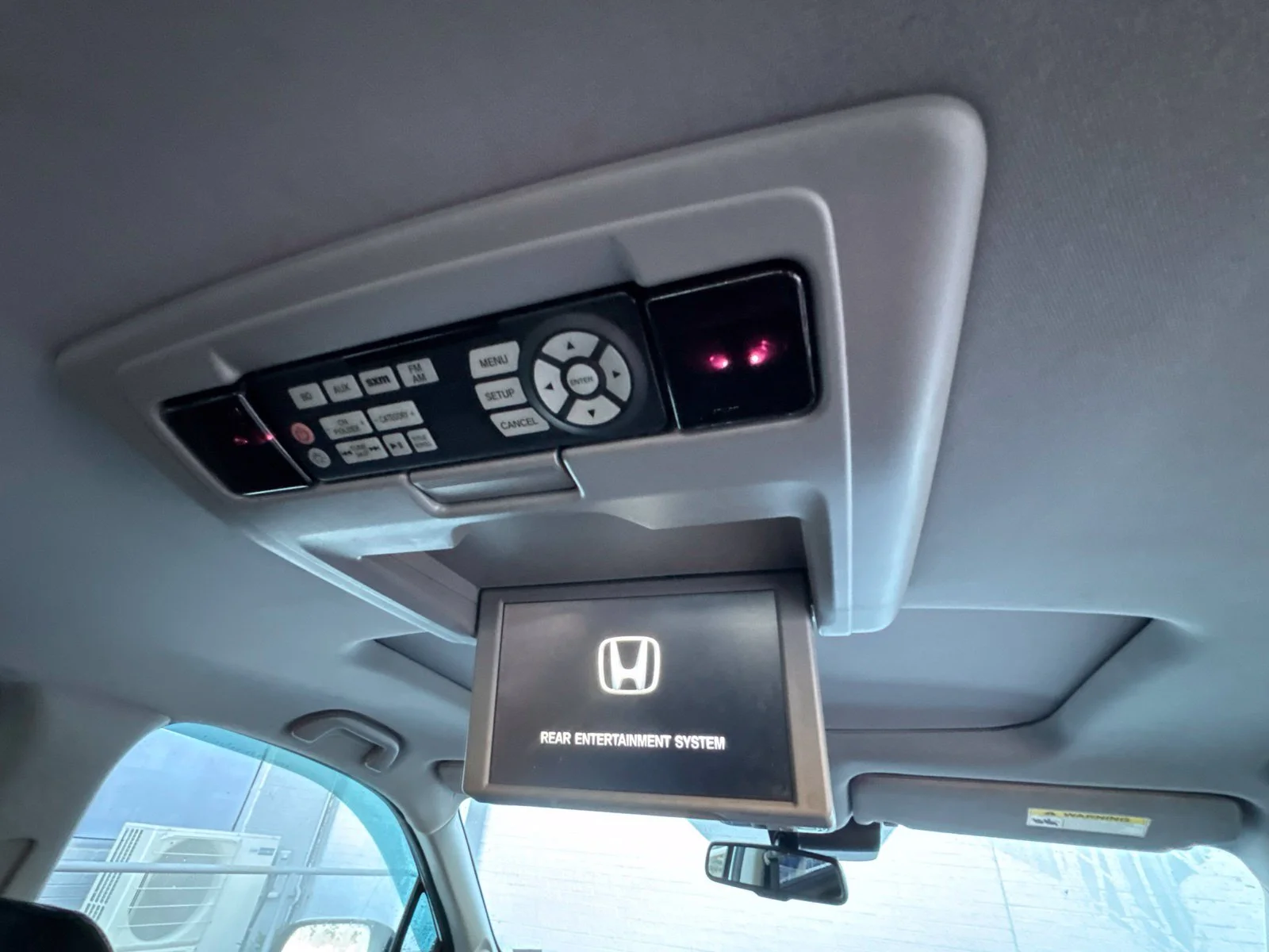Used 2017 White Diamond Pearl Honda Touring image 31