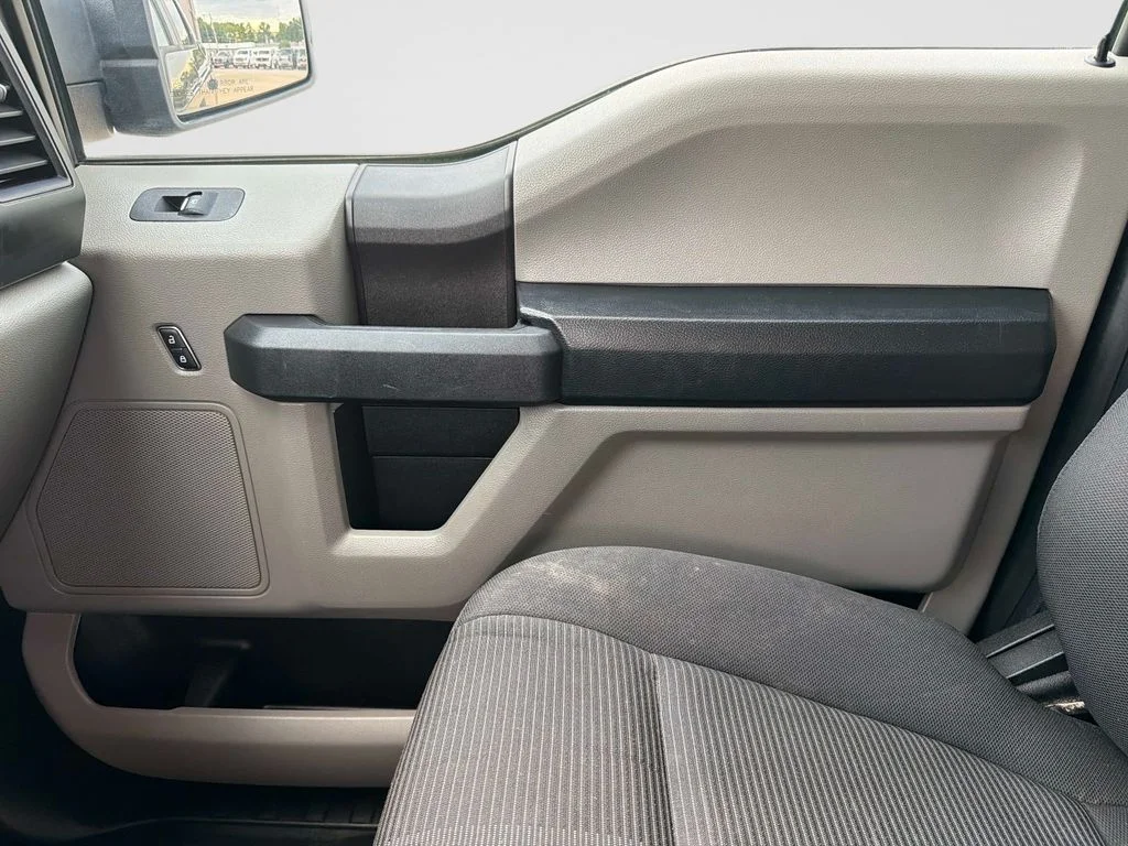 Used 2019 Magnetic Ford XL image 23