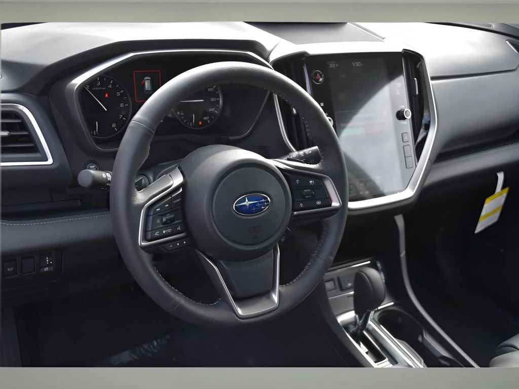 Used 2025 Ice Silver Metallic Subaru Limited image 9