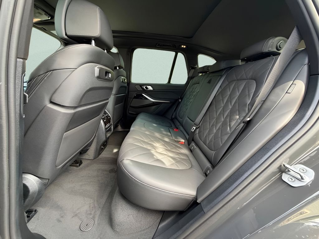 New 2026 Dravit Grey Metallic BMW sDrive40i image 21