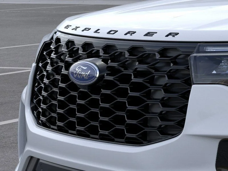 New 2026 Space White Metallic Ford ST-Line image 18