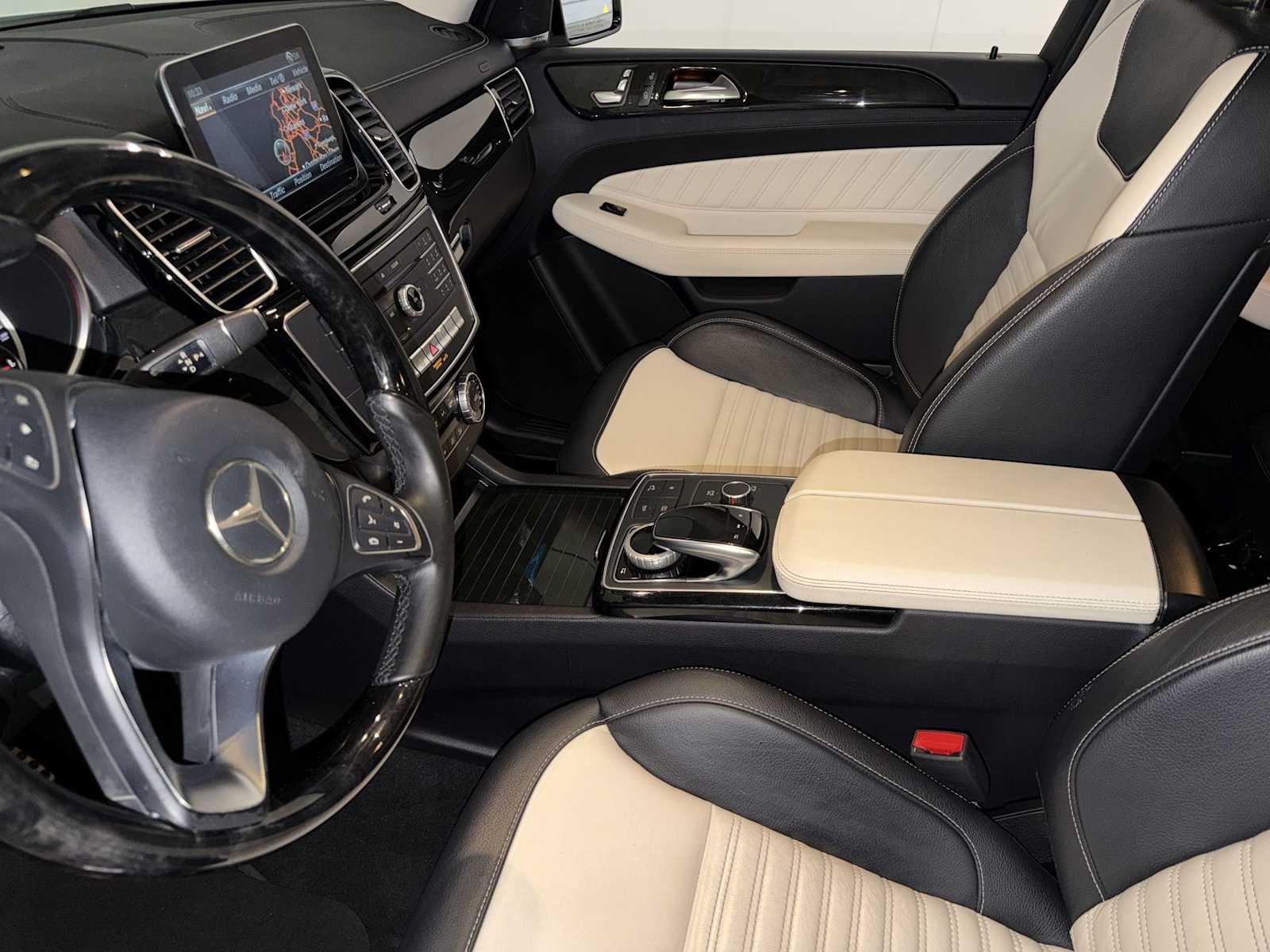 Used 2018 designo Diamond White Metallic Mercedes-Benz AMG® GLE 43 image 19