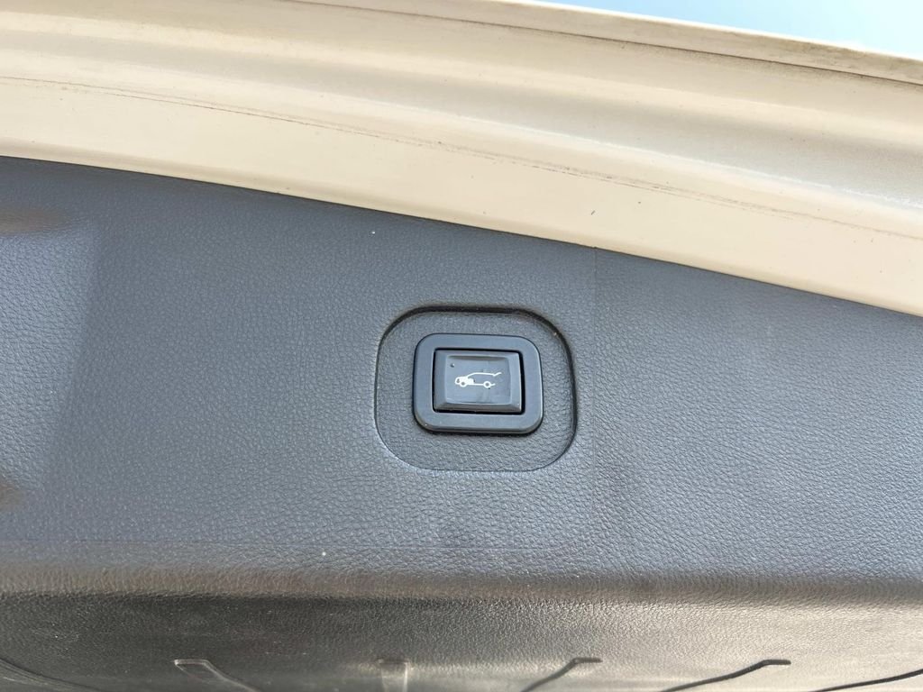 Used 2015 Summit White GMC SLT-2 image 21