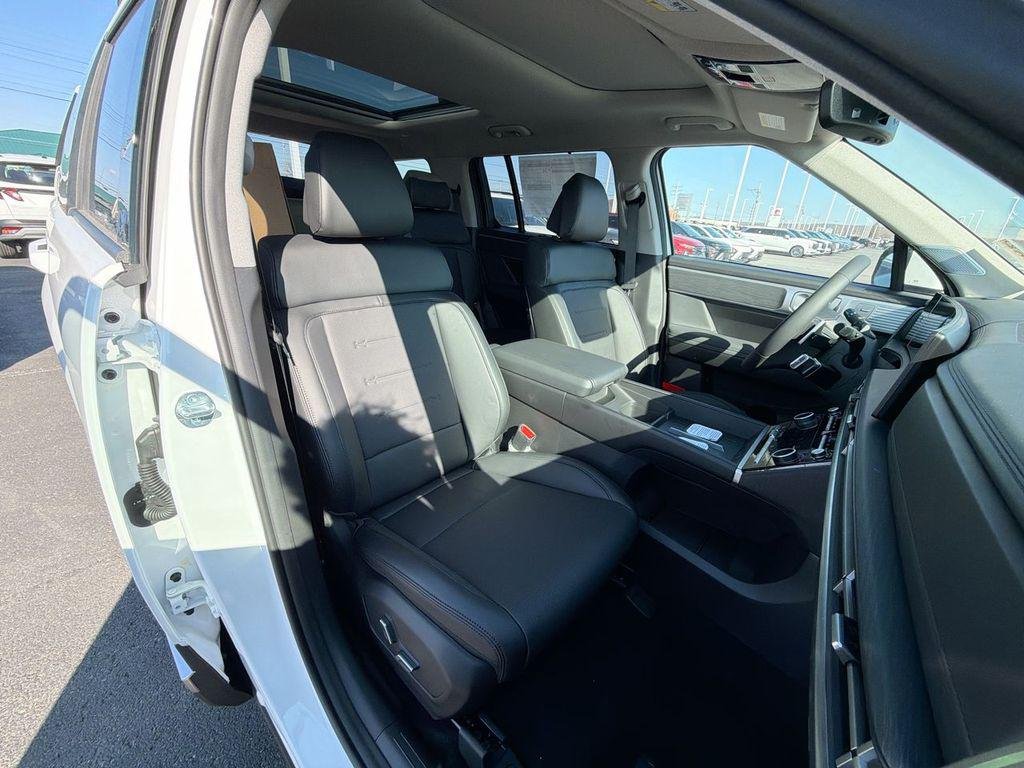 2026 Hyundai Santa Fe Limited - Photo 33