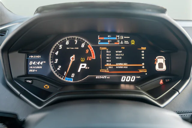 Used 2016  Lamborghini  image 41