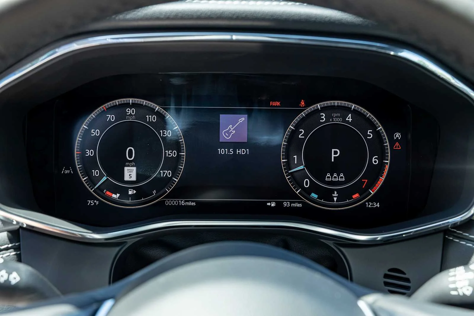 2026 Jaguar F-Pace R-Dynamic S - Photo 17