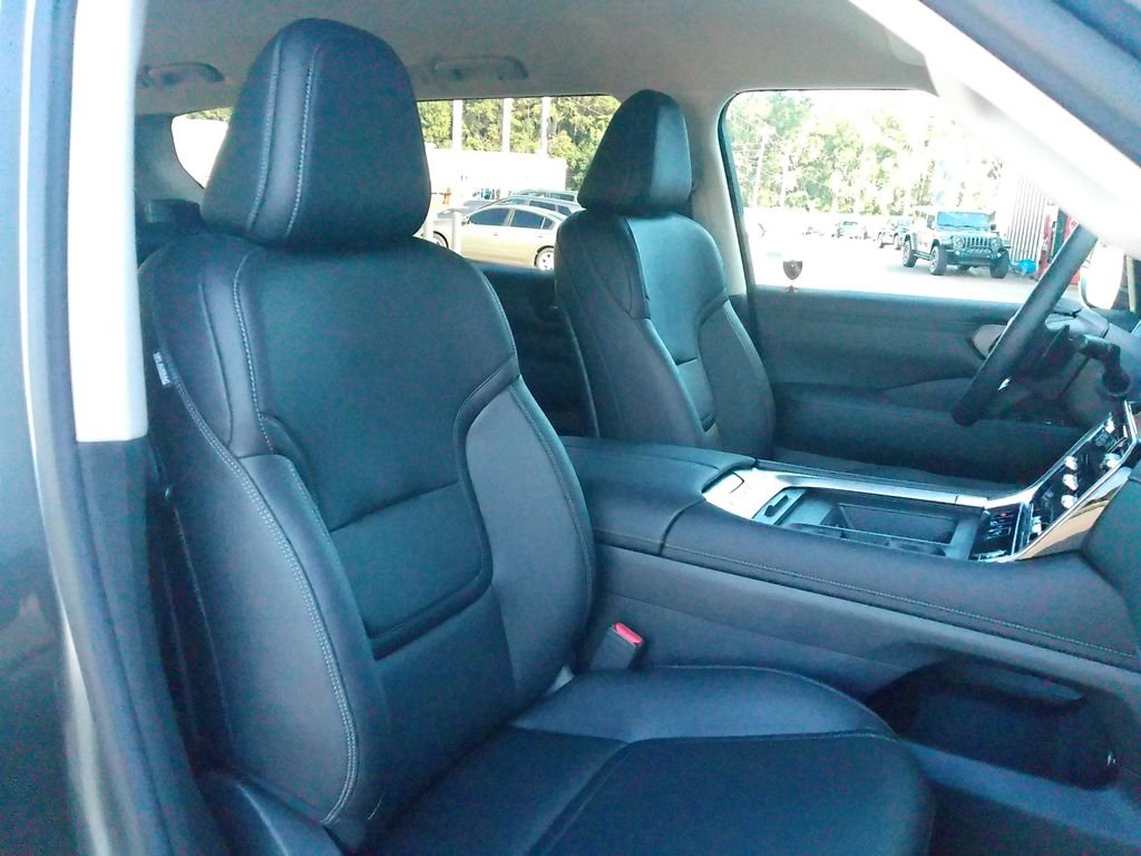 2026 Nissan Armada SV - Photo 16