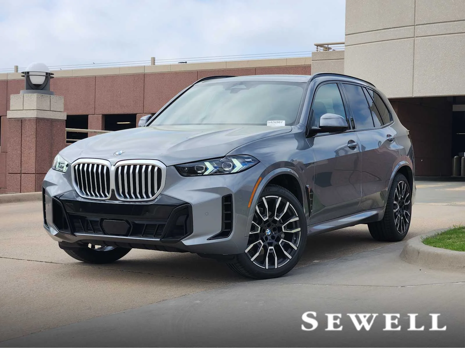 2026 BMW X5 sDrive40i's photo