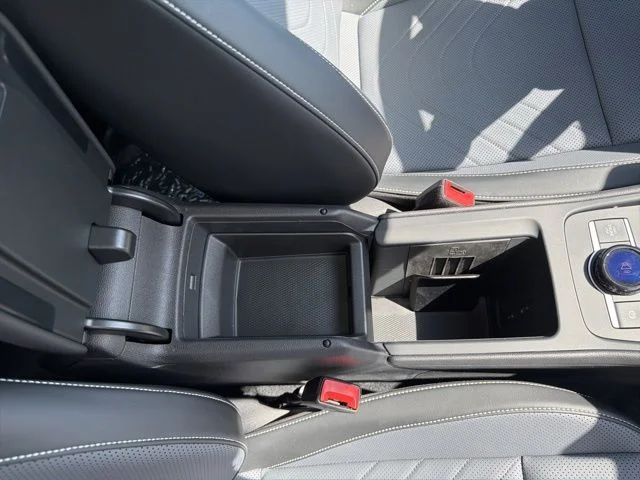 2025 Volkswagen Tiguan SE - Photo 40