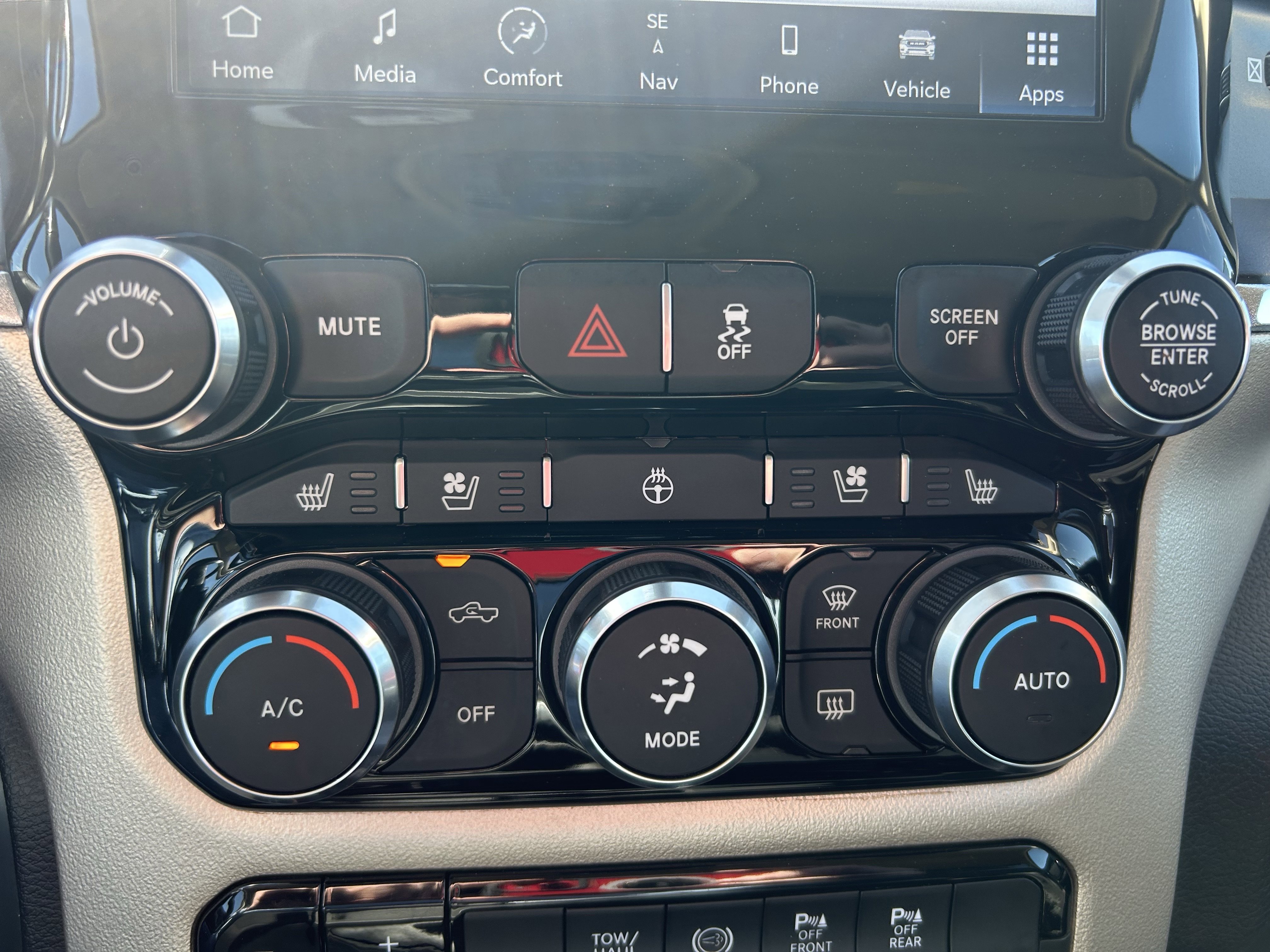 Used 2022 Delmonico Red Pearlcoat Ram Laramie image 19