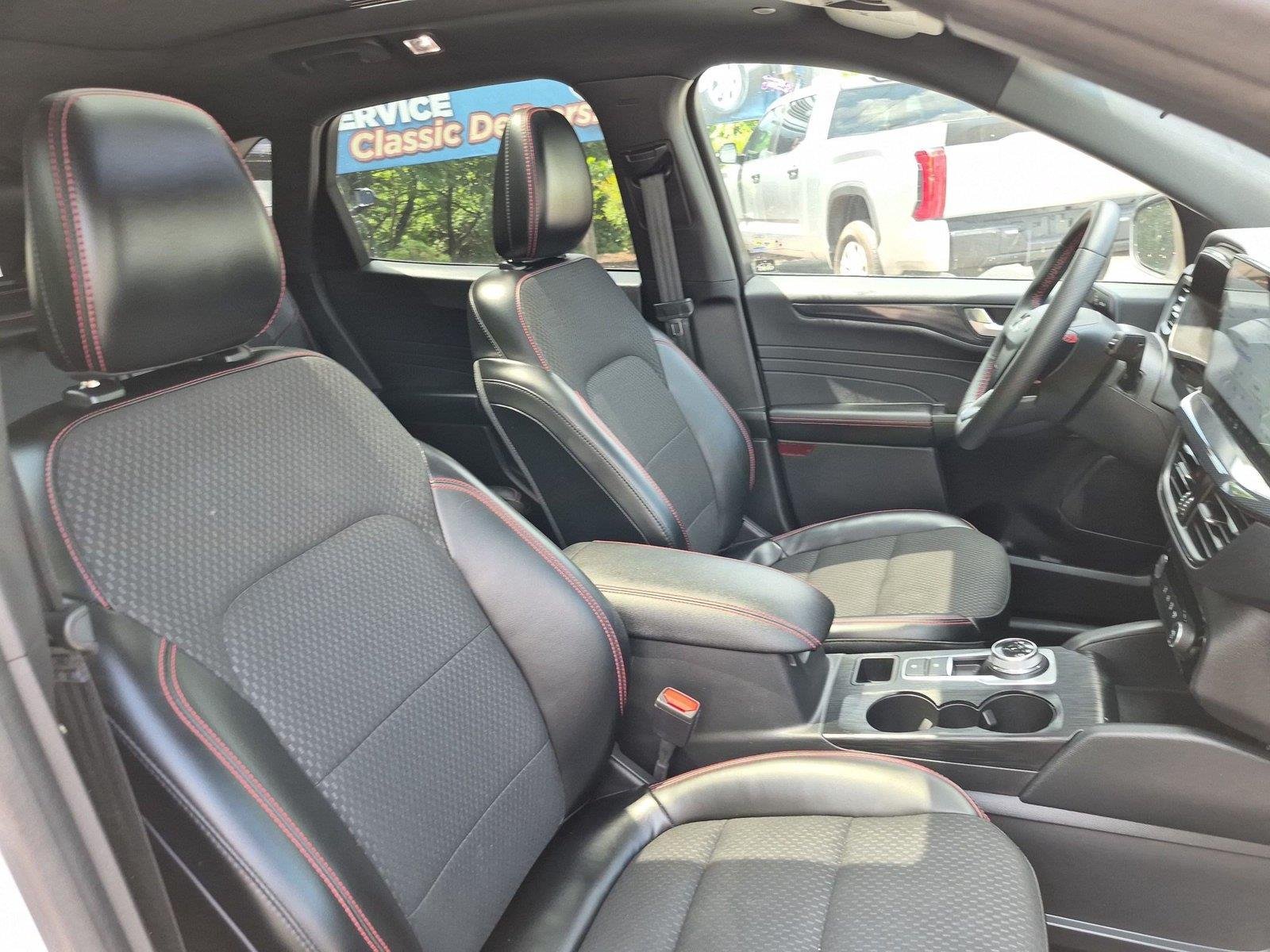 Used 2024 Star White Metallic Tri-Coat Ford ST-Line image 39