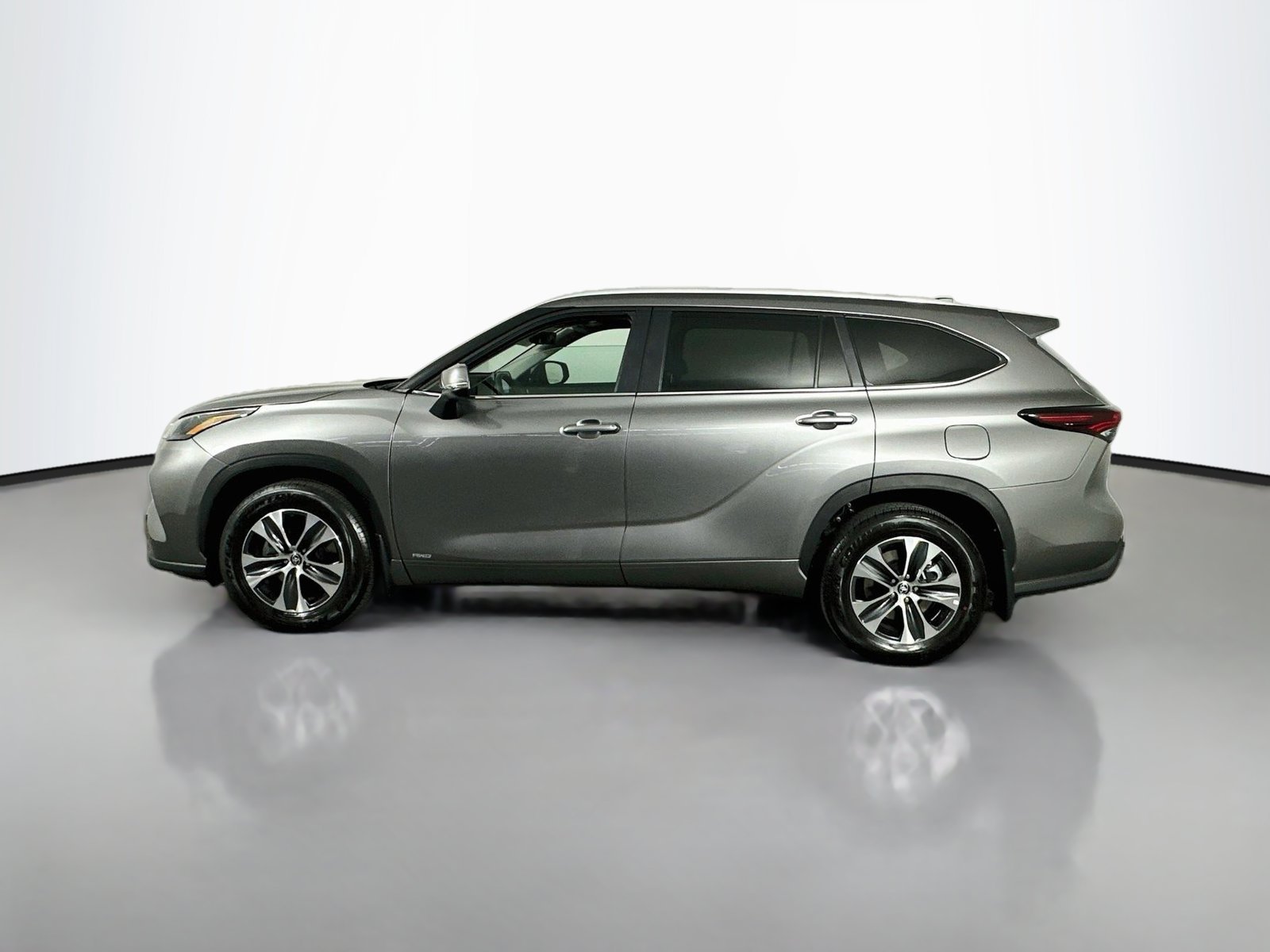 Used 2026 Heavy Metal Toyota XLE image 4