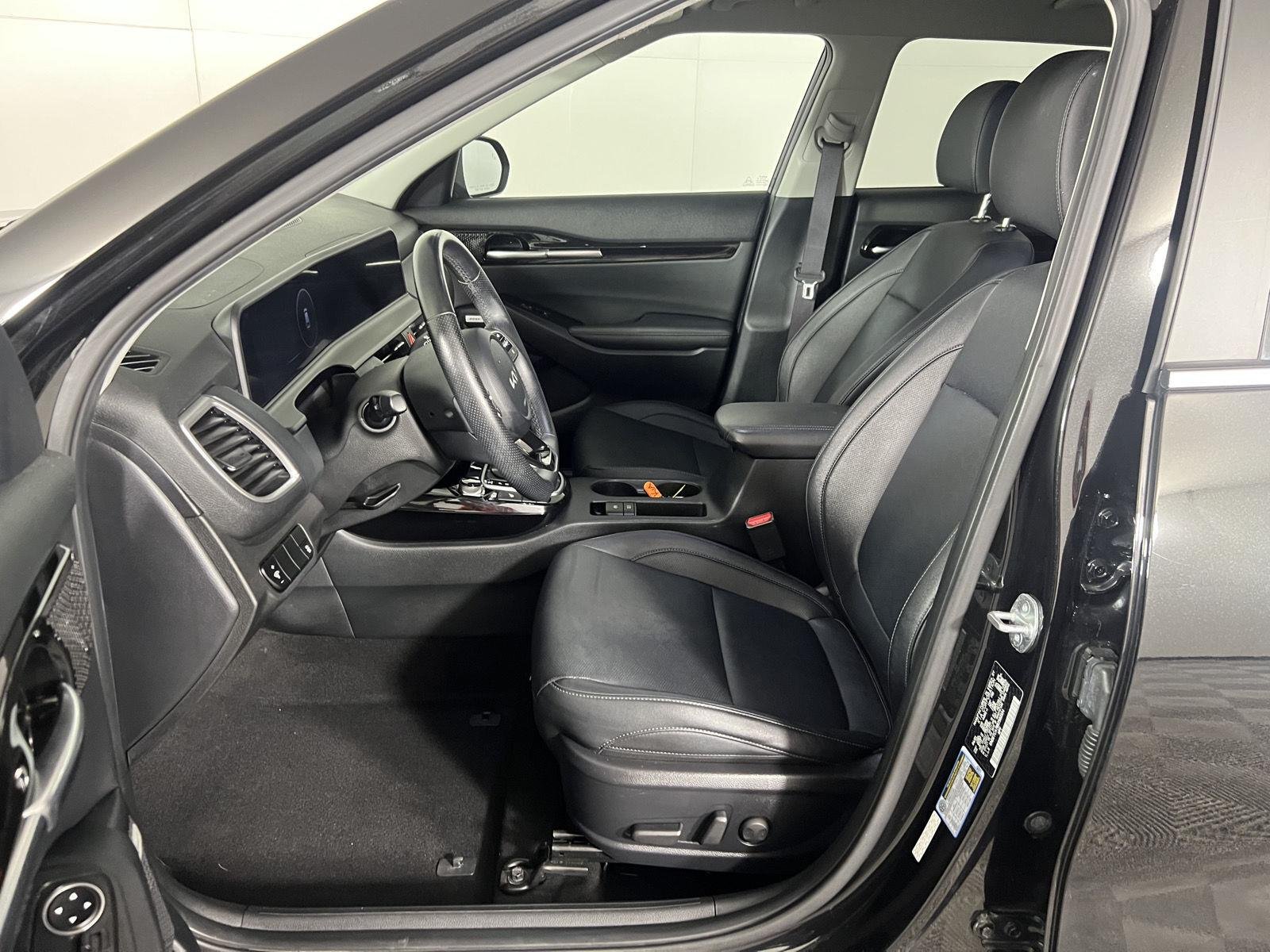 Used 2024 Fusion Black Kia SX image 14