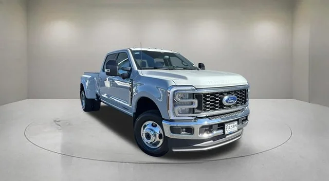 2026 Ford Super Duty F-350® Lariat®