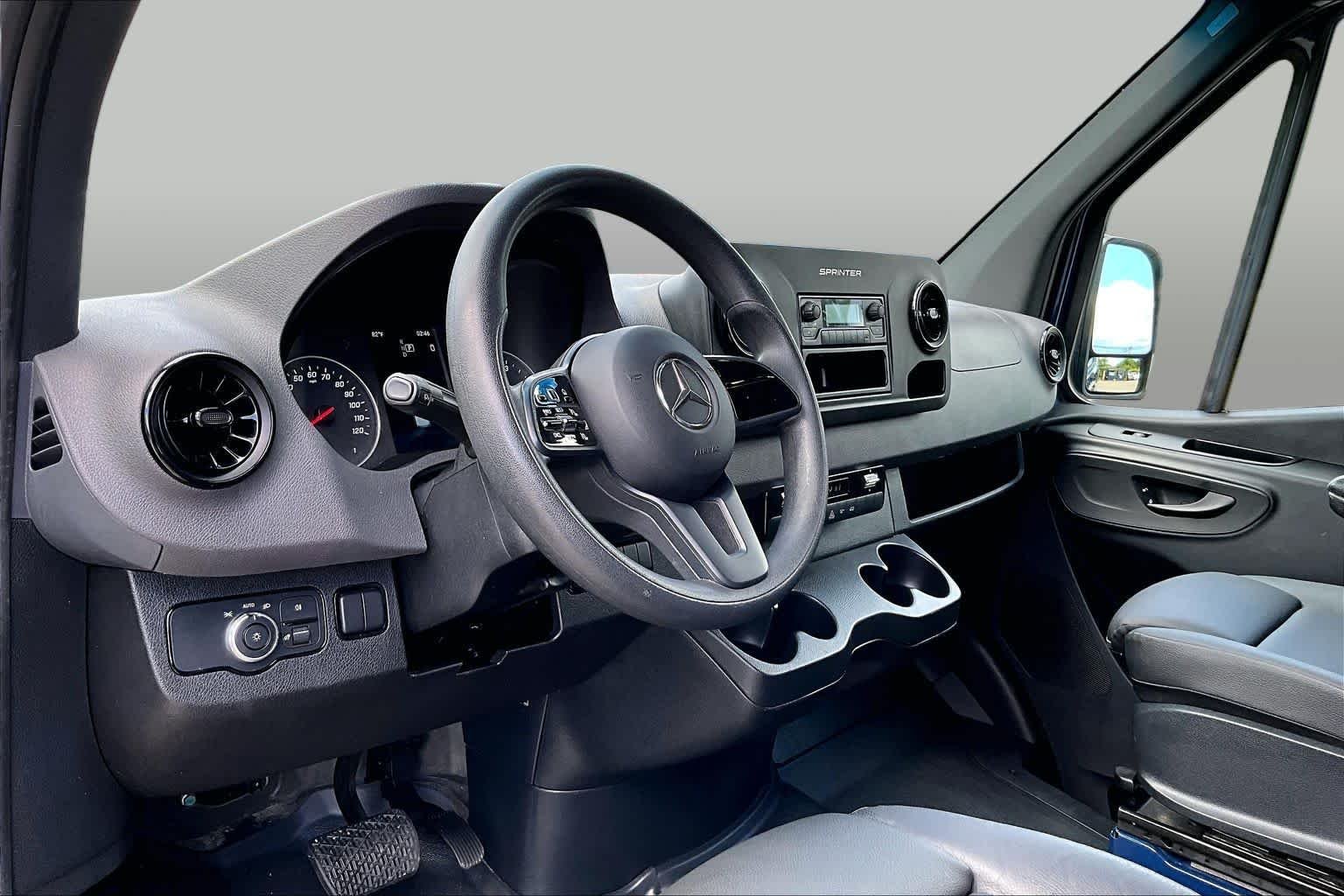 Used 2024 Steel Blue Mercedes-Benz  image 17