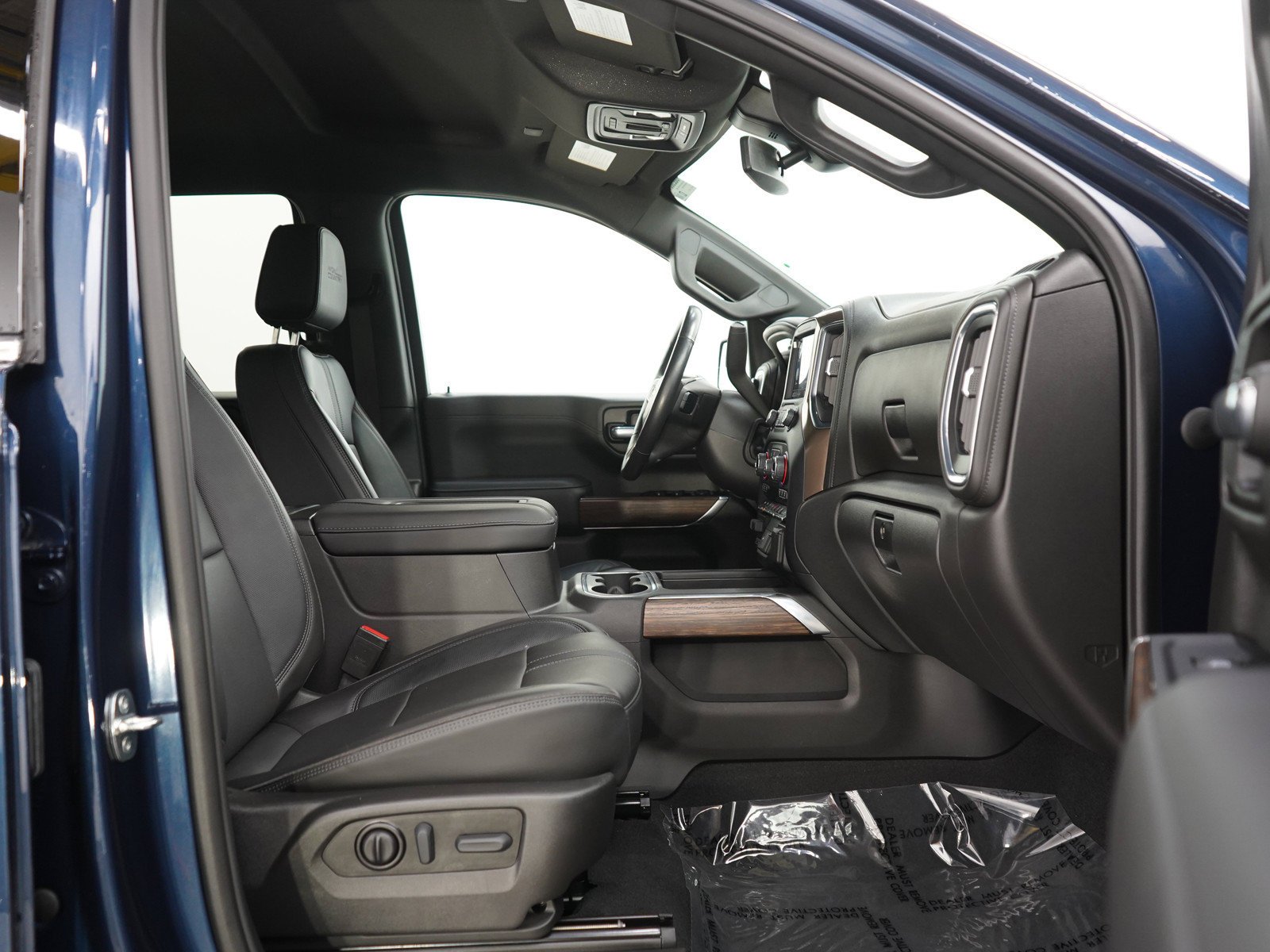Used 2022 Northsky Blue Metallic Chevrolet High Country image 11