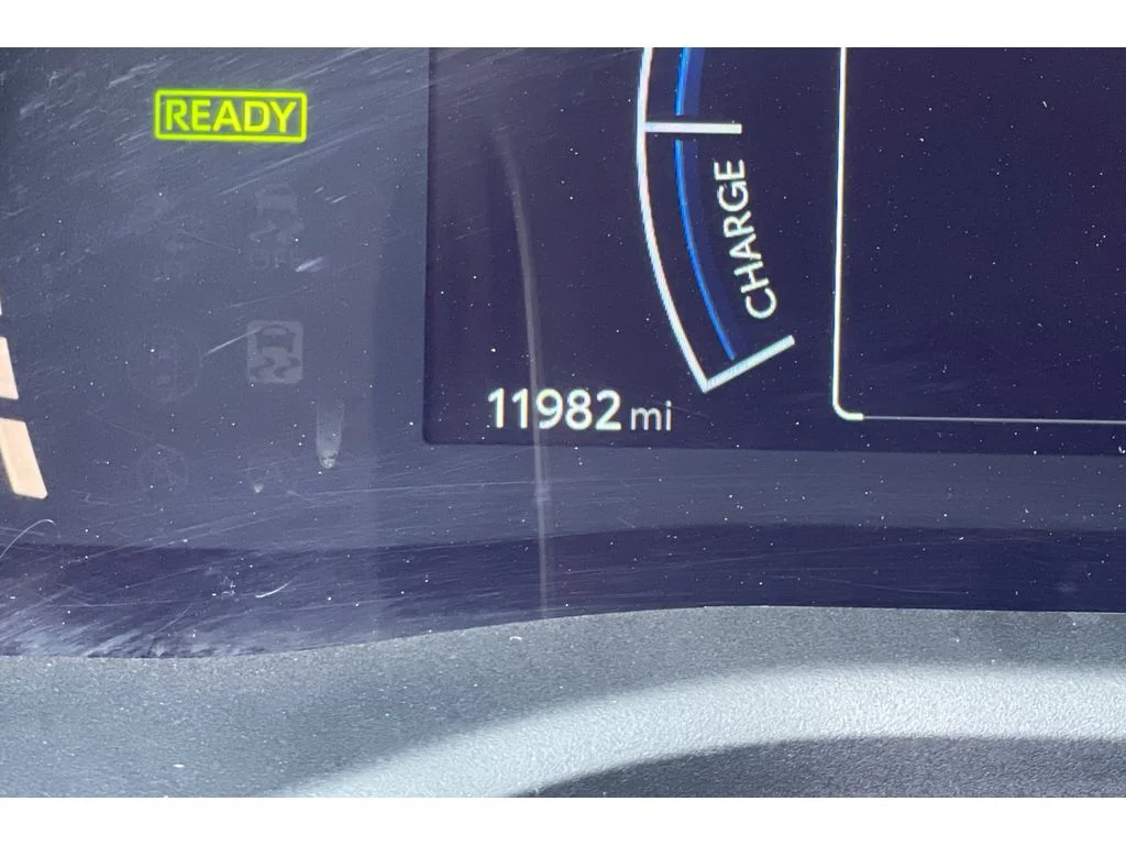 Used 2025 Ice Cap Toyota SE image 39