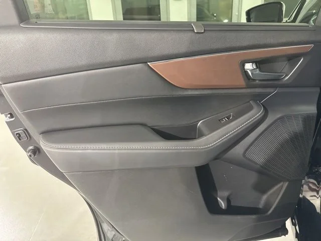 Used 2022 Black Acura Technology image 17