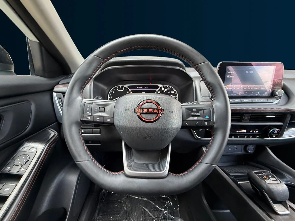Used 2025 White Nissan Rock Creek image 13