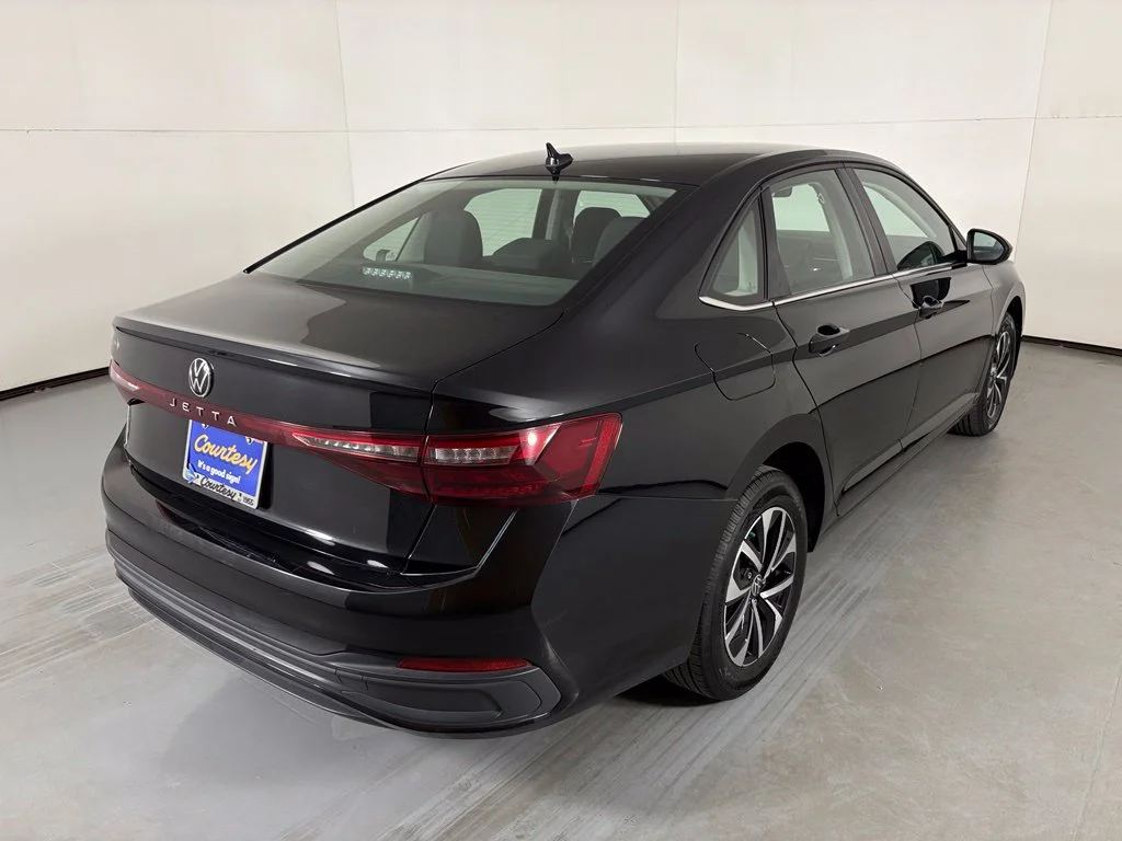 Used 2025 Black Volkswagen 1.5T S image 8