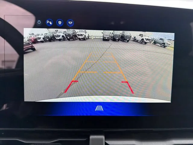 New 2027 Summit White Chevrolet LT image 23