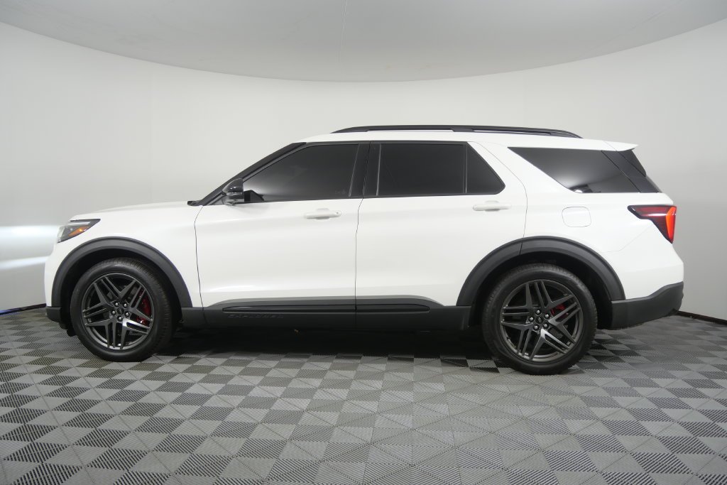 Used 2025 White Metallic Ford ST image 7