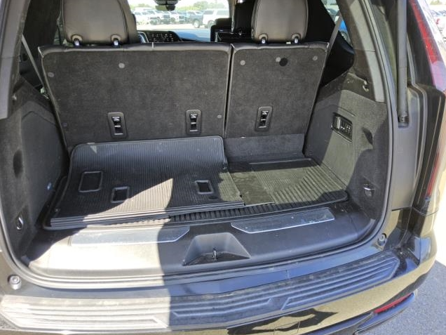 Used 2021 Black Cadillac Sport Platinum image 2