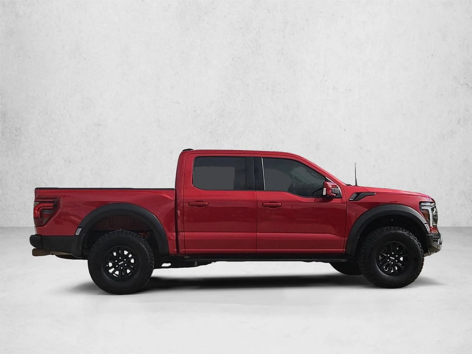 Used 2025 Rapid Red Metallic Tinted Clearcoat Ford Raptor image 4