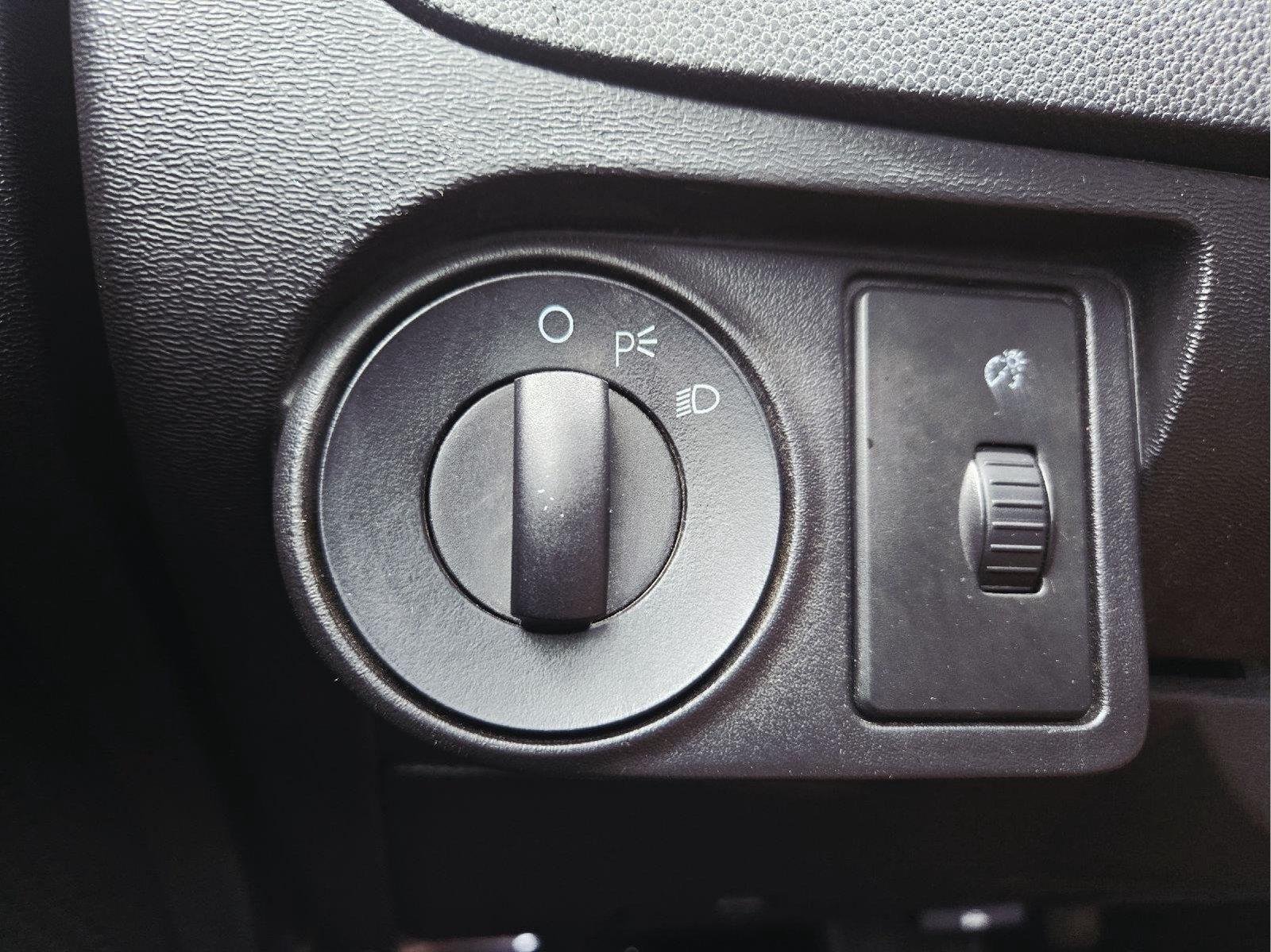 Used 2010  Ford SE image 12