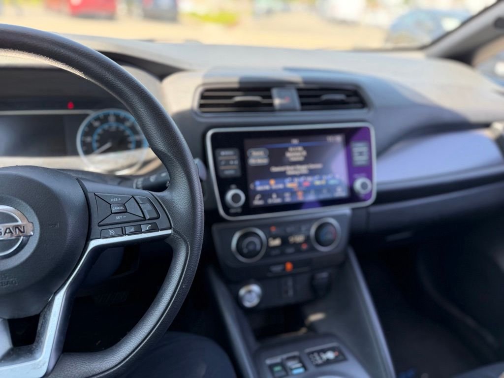 Used 2022 Gun Metallic Nissan S image 8