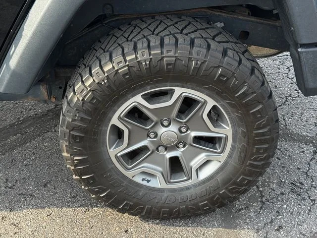 Used 2013 Black Jeep Unlimited Rubicon image 11