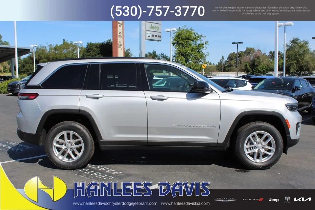 New 2026 Silver Jeep Laredo X image 6