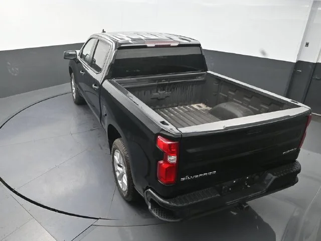 Used 2020  Chevrolet Custom image 27