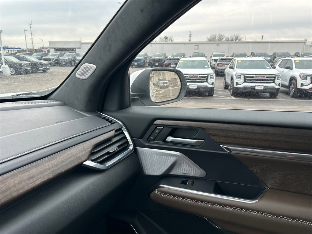 2026 GMC ACADIA - Image 26