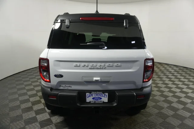 Certified Used 2025 Oxford White Ford Badlands image 4