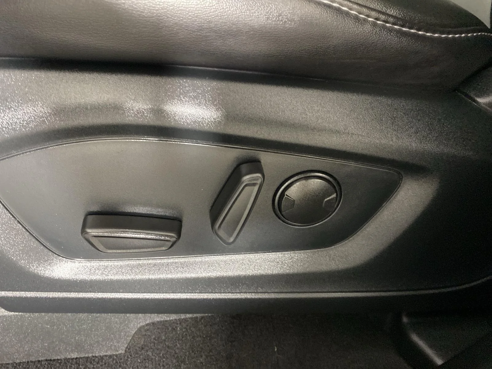 Used 2023 Iconic Silver Ford XLT image 14