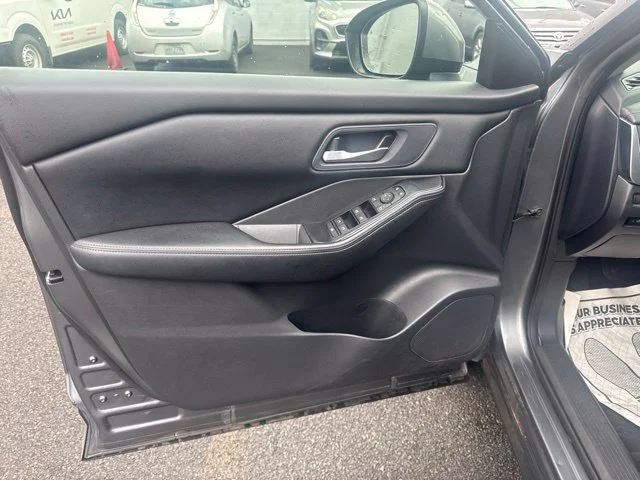Used 2024 Gray Nissan SV image 17